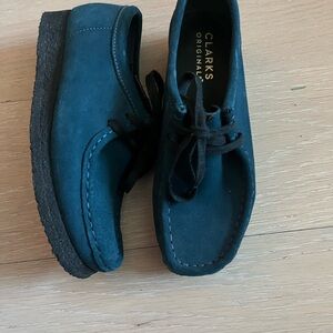 Clarks women’s Dark Blue Suede Derbys